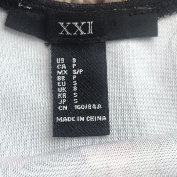 NWOT Forever 21 Rose Top - Picture 7 of 7